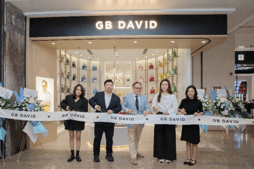 完美体育GB DAVID深圳万象天地店带来沉浸式皮具体验！(图2)