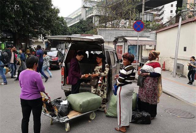 非洲“倒爷”在广州完美体育：28寸行李箱装着发财梦(图4)